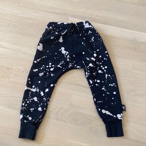 Nununu splatter sweatpants Sz 2-3 years